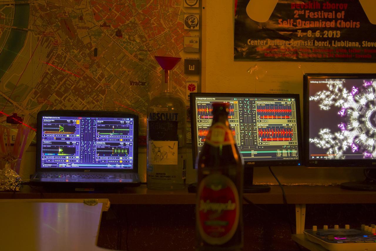 Green Studio Hostel เบลเกรด ภายนอก รูปภาพ